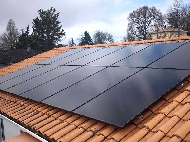 Photos et avis client : Installation de panneaux photovoltaïques 6kw ainsi qu'un ballon thermodynamique.