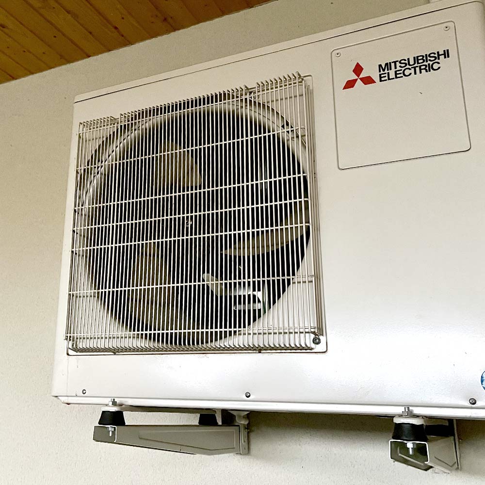 Air Energie a réalisé une installation de climatisation + PAC Air/Eau près de Bordeaux et Libourne (33) : chauffage au sol et clim. réversible.