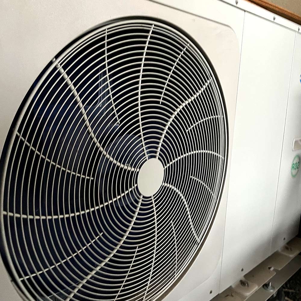 Air Energie a réalisé une installation de climatisation + PAC Air/Eau près de Bordeaux et Libourne (33) : chauffage au sol et clim. réversible.
