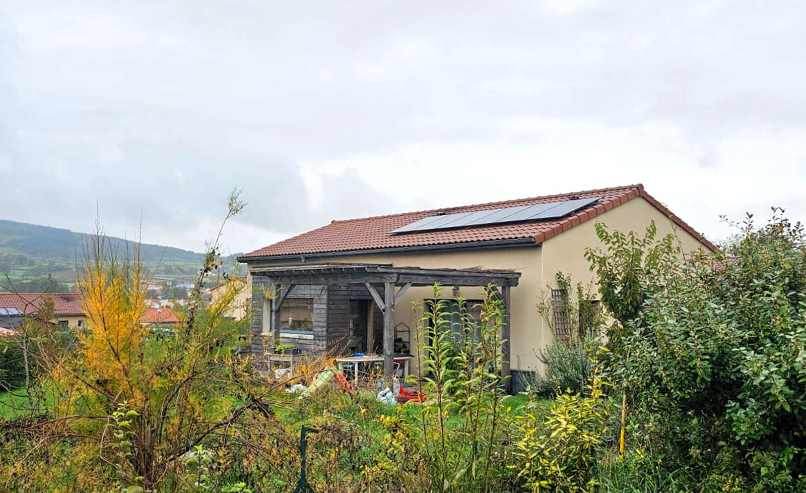 Panneaux solaires à Chalon-sur-Saône, installation photovoltaïque, détail du projet en 3kWc en maison individuelle plain-pied