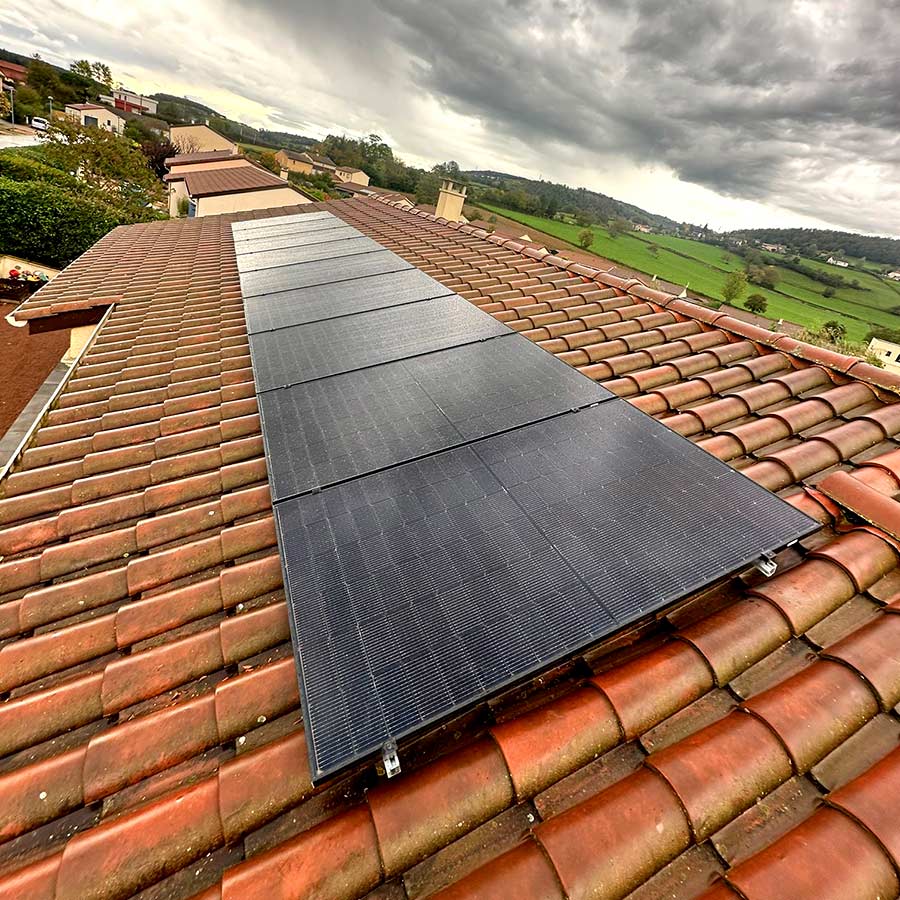 Installation de Panneaux solaires Photovoltaïque à Mâcon : Full Black / Bourgeois Global