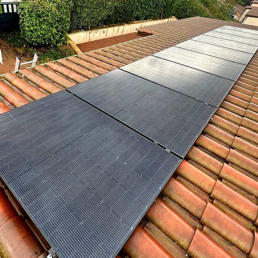Installation de Panneaux solaires Photovoltaïque à Mâcon : Full Black / Bourgeois Global